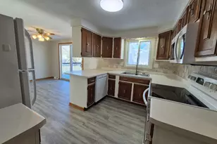 312 12th Ave NW, Waseca, MN 56093 - Photo 7