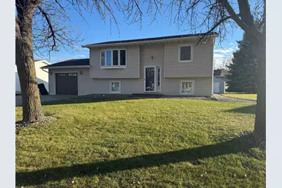 1505 Westmore Avenue, Wahpeton,  58075 - Photo 1