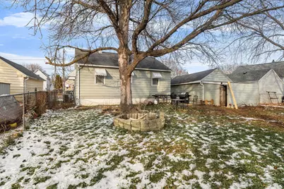 211 12th Avenue SW, Austin, MN 55912 - Photo 9