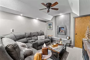 4890 Cottonwood Ln N, Plymouth, MN 55442 - Photo 35