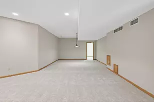 2520 Arbor Ct, Mendota Heights, MN 55120 - Photo 33