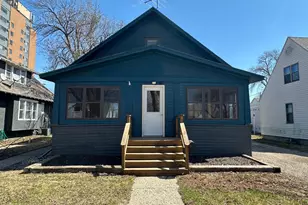 219 3rd Ave SW, Pipestone, MN 56164 - Photo 3