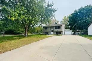 5040 Woodcrest Rd, White Bear Lake, MN 55110 - Photo 3