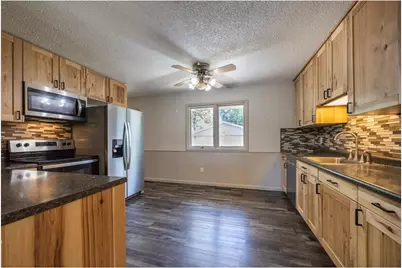 1605 4th Street SW, Austin, MN 55912 - Photo 7