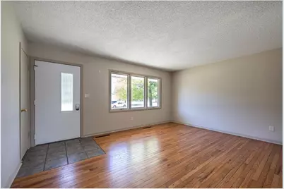 1605 4th Street SW, Austin, MN 55912 - Photo 5