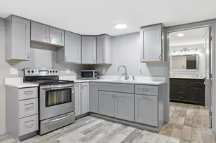 1201 6th St E, Saint Paul, MN 55106 - Photo 7