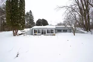 1516 Twin Springs Rd, Houlton, WI 54082 - Photo 7