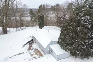 1516 Twin Springs Rd, Houlton, WI 54082 - Photo 5