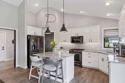 203 Vista Circle, River Falls, WI 54022 - Photo 5