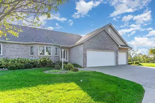 912 Aurora Cir, Red Wing, MN 55066 - Photo 3