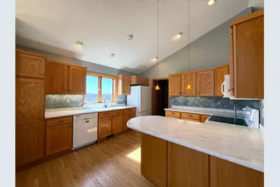 912 Aurora Circle, Red Wing, MN 55066 - Photo 15