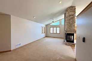 912 Aurora Cir, Red Wing, MN 55066 - Photo 7