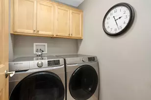 3190 Frontier Dr, Woodbury, MN 55129 - Photo 17