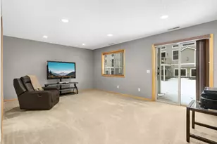 3190 Frontier Dr, Woodbury, MN 55129 - Photo 19