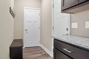 2908 Mark Twain Dr, Chaska, MN 55318 - Photo 15