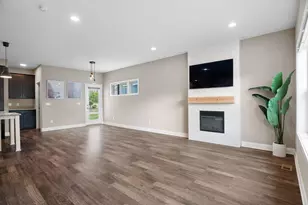 2908 Mark Twain Dr, Chaska, MN 55318 - Photo 5