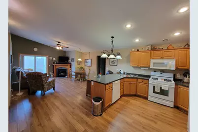 6827 22nd Street N, Saint Cloud, MN 56303 - Photo 25