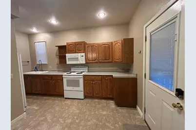 231 S Prairie Avenue, Fairmont, MN 56031 - Photo 3