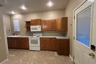 231 S Prairie Ave, Fairmont, MN 56031 - Photo 3