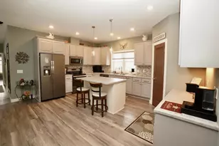 204 Pine St SW, New London, MN 56273 - Photo 9