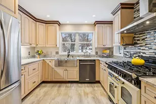 709 Riverside Dr N, Hudson, WI 54016 - Photo 7