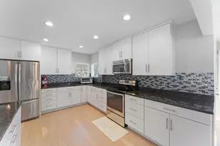 5325 Twin Lake Blvd E, Brooklyn Center, MN 55429 - Photo 9