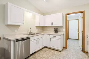 14549 Beverley Ln, Savage, MN 55378 - Photo 11