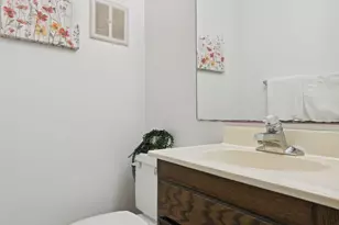 1645 Hickory Hill Dr, Eagan, MN 55122 - Photo 23