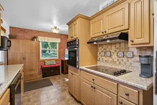 8549 Russell Ave S, Bloomington, MN 55431 - Photo 9