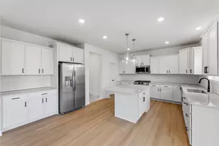 7530 Upper 42nd St N, Oakdale, MN 55128 - Photo 3