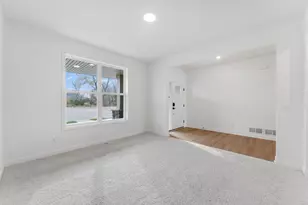 7530 Upper 42nd St N, Oakdale, MN 55128 - Photo 7