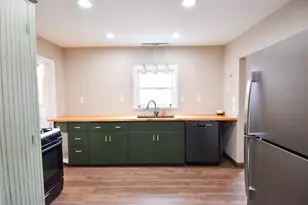 204 Conley Ave S, Thief River Falls, MN 56701 - Photo 3