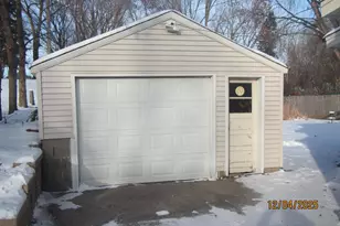 2061 Arlington Ave E, Saint Paul, MN 55119 - Photo 3