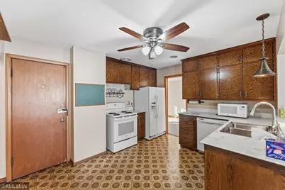 2061 Arlington Avenue E, Saint Paul, MN 55119 - Photo 9