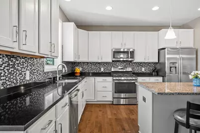 1525 Hemlock Way, Chanhassen, MN 55317 - Photo 9