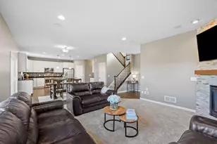 1525 Hemlock Way, Chanhassen, MN 55317 - Photo 13