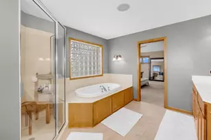 21157 Ridgewood Tr, Lakeville, MN 55044 - Photo 29