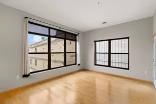 270 4th St E, Saint Paul, MN 55101 - Photo 9