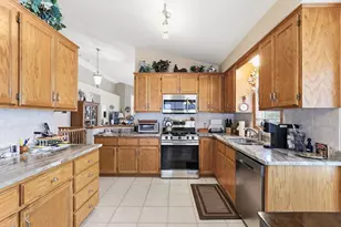 8813 Stonebrooke Ct, Woodbury, MN 55125 - Photo 13