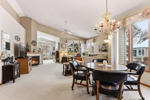 8813 Stonebrooke Ct, Woodbury, MN 55125 - Photo 5