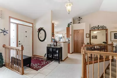 8813 Stonebrooke Court, Woodbury, MN 55125 - Photo 3