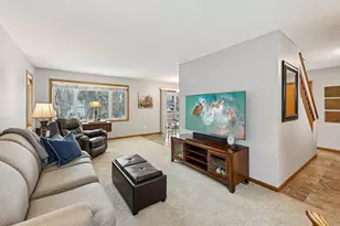 9000 Parkside Dr, Woodbury, MN 55125 - Photo 9