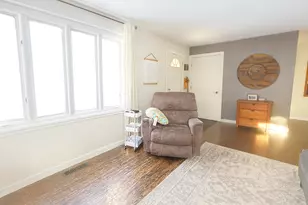 714 Lyndale Ave, Morris, MN 56267 - Photo 9