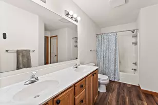 8663 Quarry Ridge Ln, Woodbury, MN 55125 - Photo 3