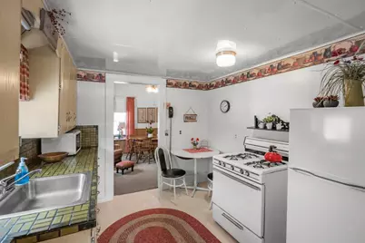 130 S 6th Street, Bird Island, MN 55310 - Photo 3