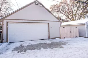 1591 Berkeley Ave, Saint Paul, MN 55105 - Photo 9