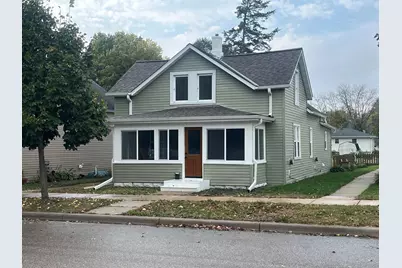 215 N Maple Street, Chaska, MN 55318 - Photo 1