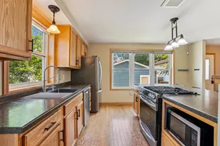 1661 Bush Ave, Saint Paul, MN 55106 - Photo 9