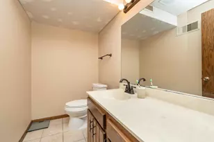 5616 N Innsbruck Ct, Fridley, MN 55432 - Photo 9