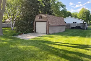 941 Mary Ave, Willmar, MN 56201 - Photo 61